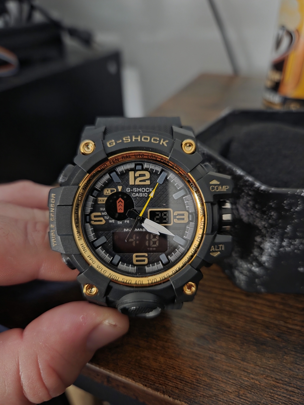 Casio G-Shock Men's Black and Gold Digital-Analog Watch